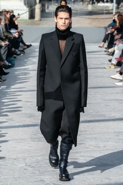 Look 22